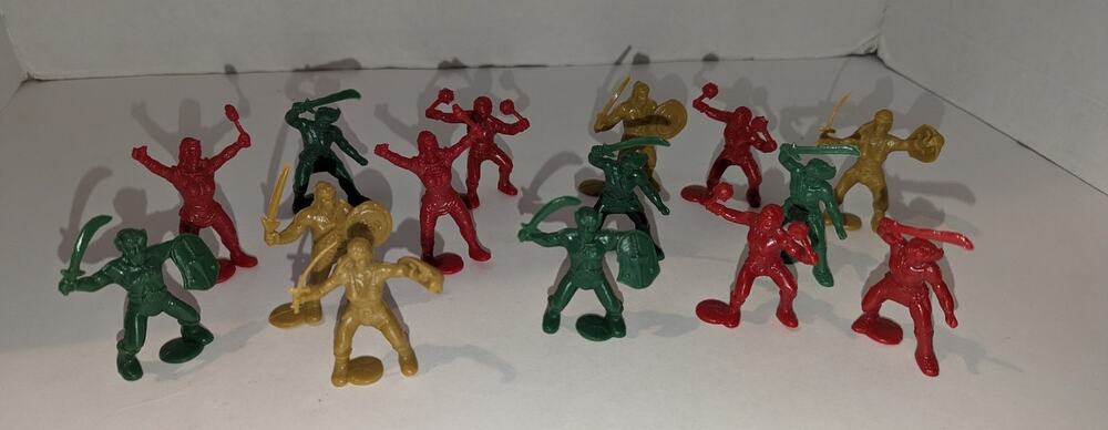 Lot Vintage Waxy Plastic Barbarian Army Men Figures Red Green Yellow Rare
